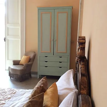 Oda ve Kahvaltı Retro