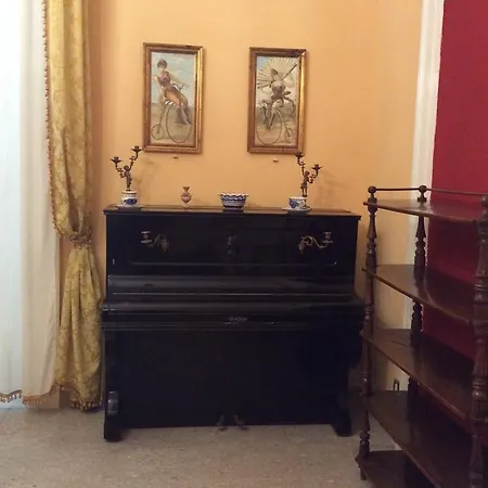 Oda ve Kahvaltı Retro Napoli