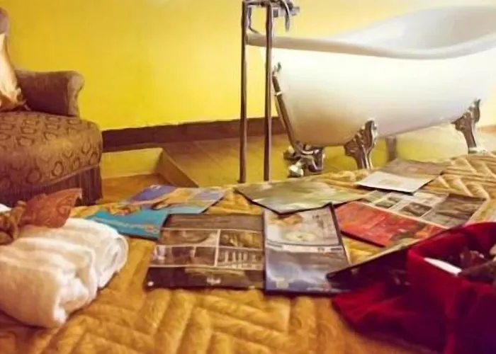 Retro Bed and Breakfast *