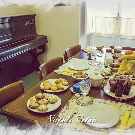 Bed and Breakfast Retro *