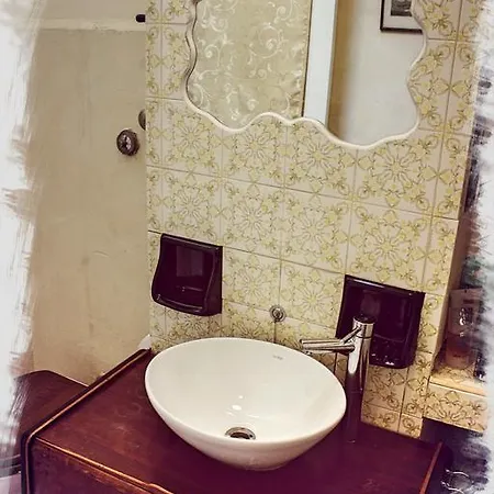 Bed and Breakfast Retro *