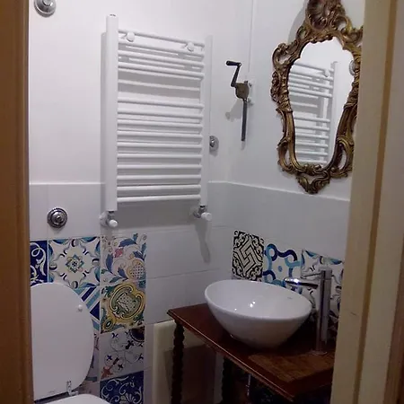 Retro Bed and Breakfast *